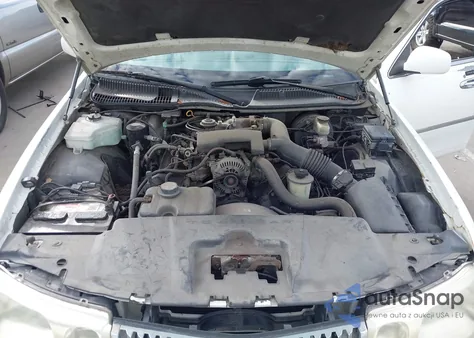 2002 Lincoln Town Car Signature from USA, damaged, VIN 1LNHM82W42Y656838